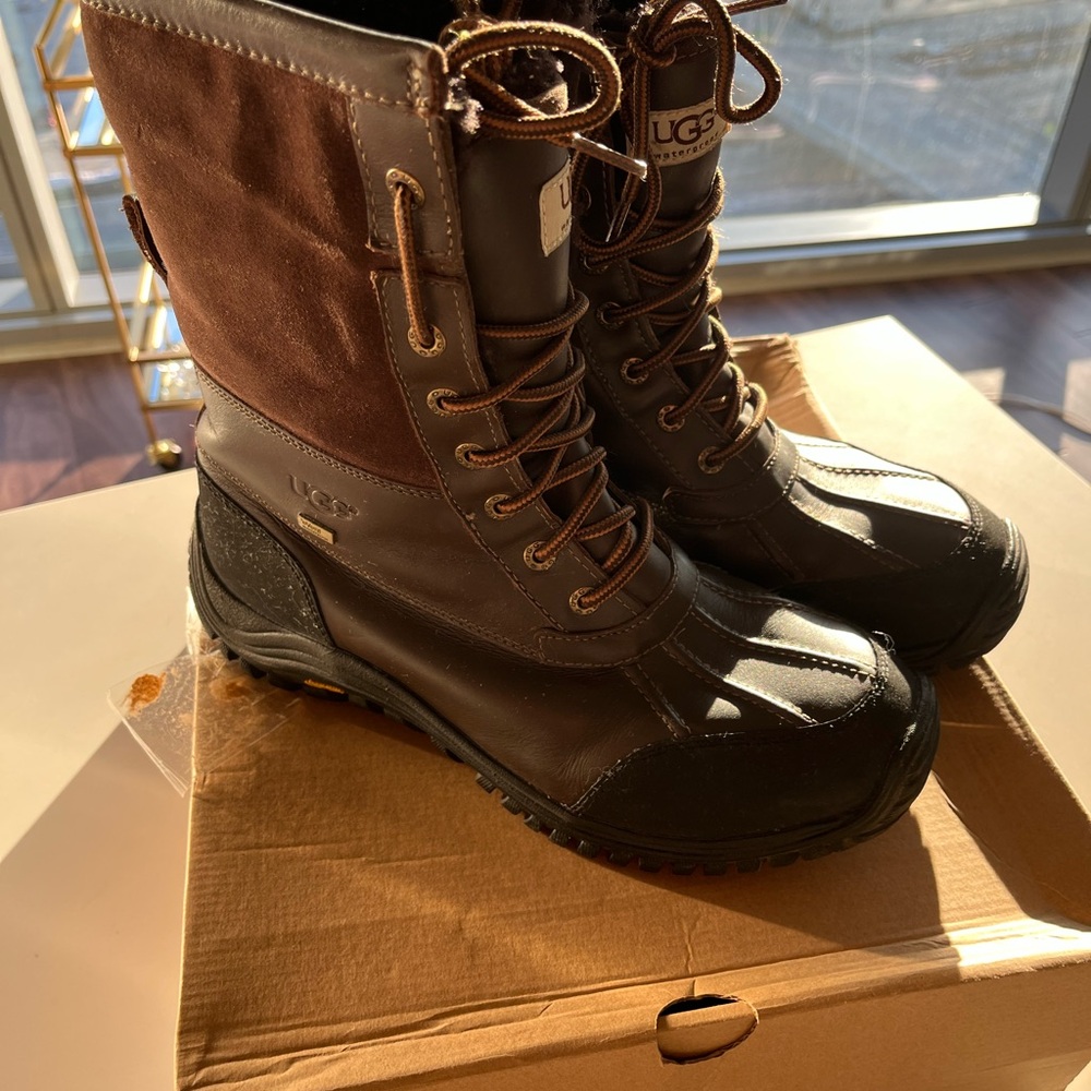 UGG  Dark Brown and Black Snow Boots
